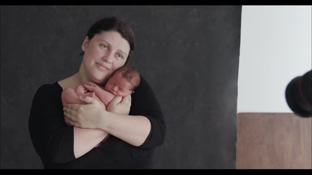 PARENT POSING – 1 – Mother Posing