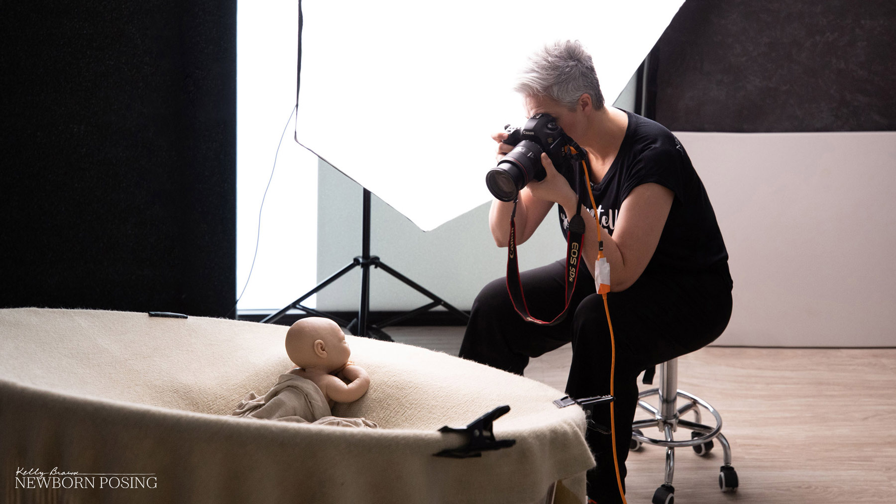 Which Lights for Newborn Photography? Newborn Posing